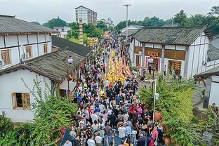 可圈可点！文班亚马半场12中5拿下12分5板4帽&隔扣浓眉